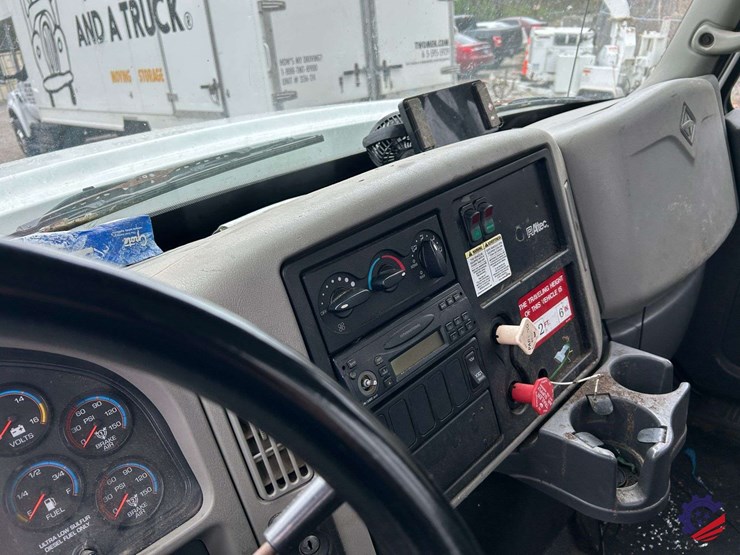 2009-international-7400-image-65