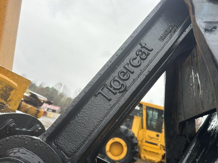 2010-tigercat-lx822c-image-27