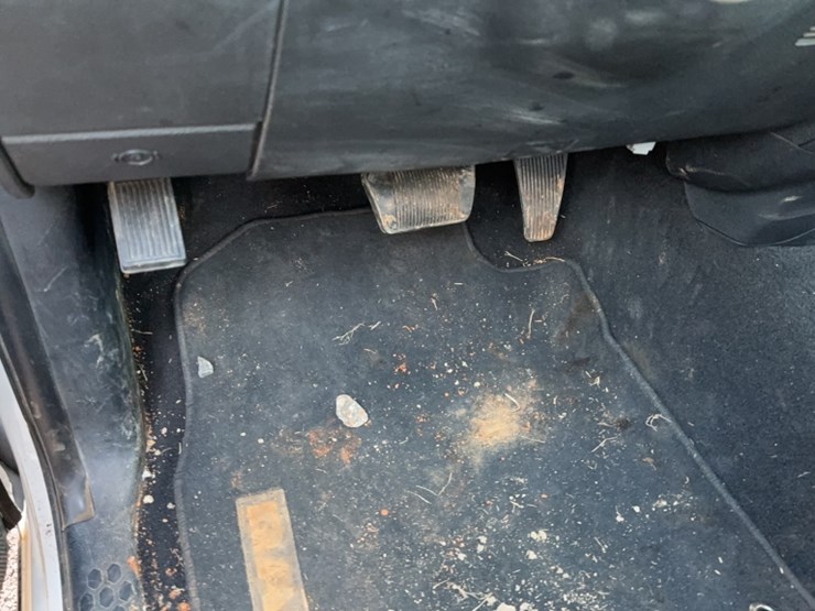 2014-dodge-1500-image-18