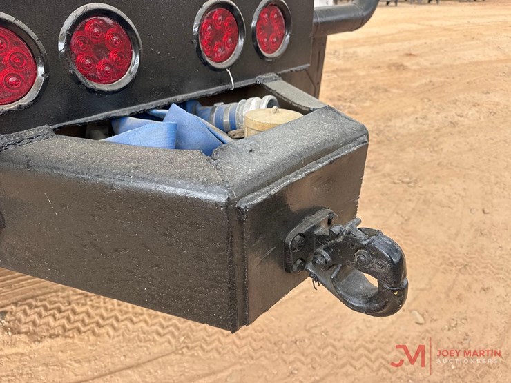 2001-mack-ch613-image-16