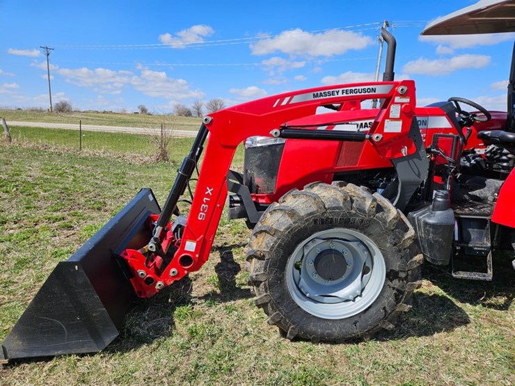 massey-ferguson-4710-image-12