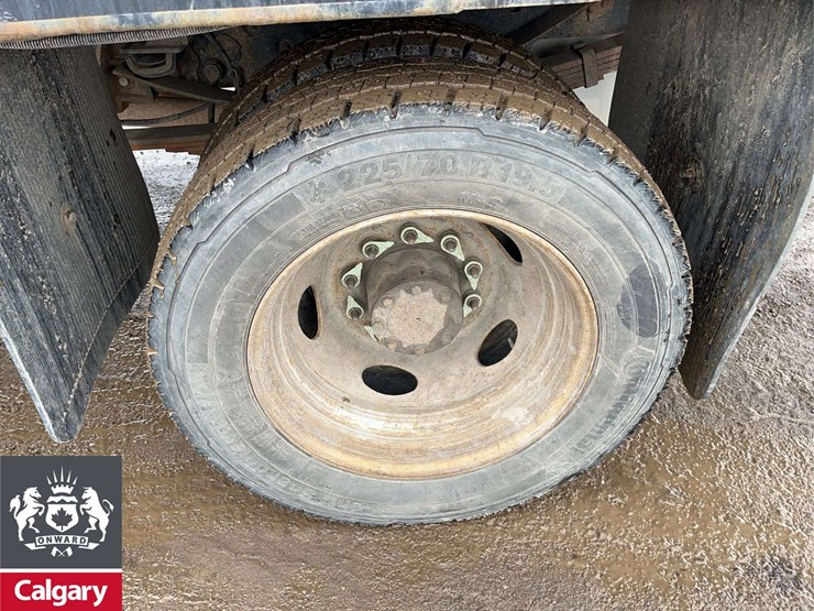 2015-ford-f550-image-10