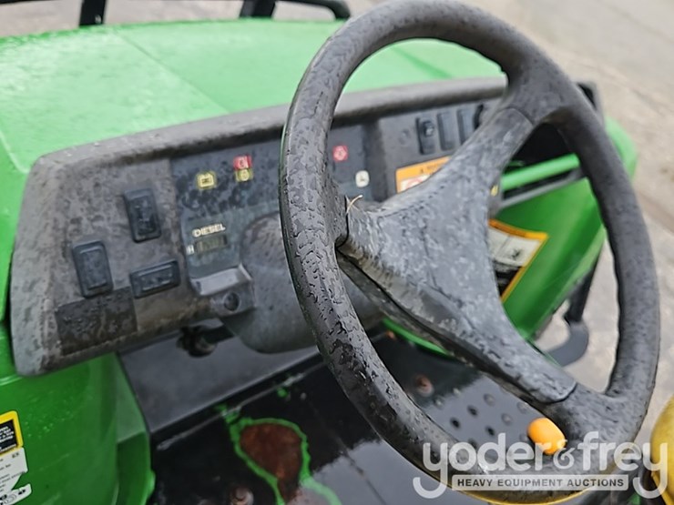 2016-john-deere-gator-image-20