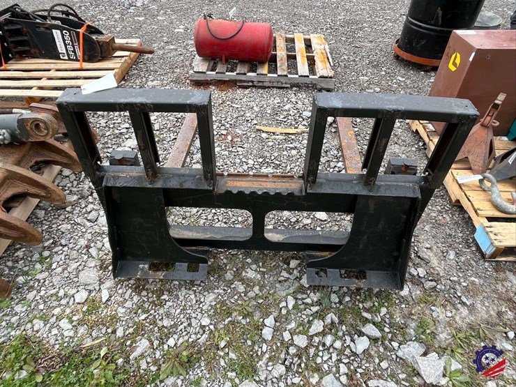 48”-adjustable-forks-attachment-image-3