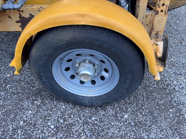 #2098-•-mayco-st45-towable-concrete-pump-image-11