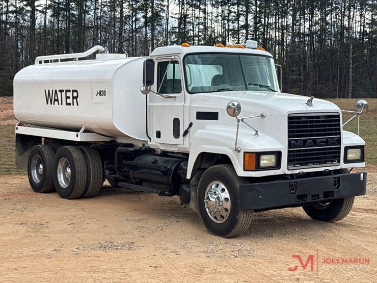 2001-mack-ch613-image-1