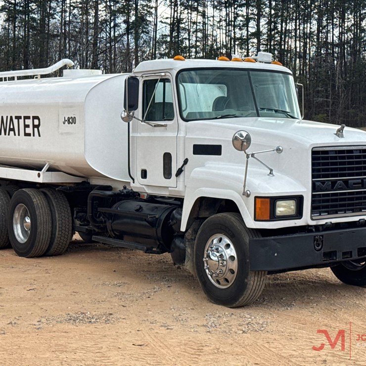 2001 MACK CH613