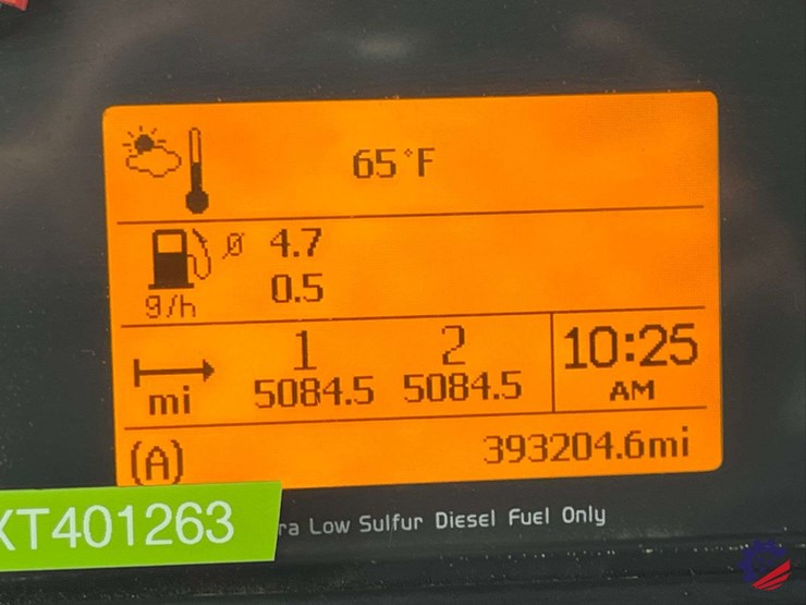 2011-volvo-truck-vhd-tri-axle-dump-truck-image-84