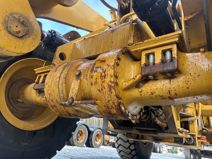 caterpillar-950gc-image-90