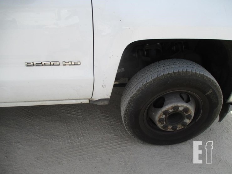 2017-chevrolet-3500hd-image-15