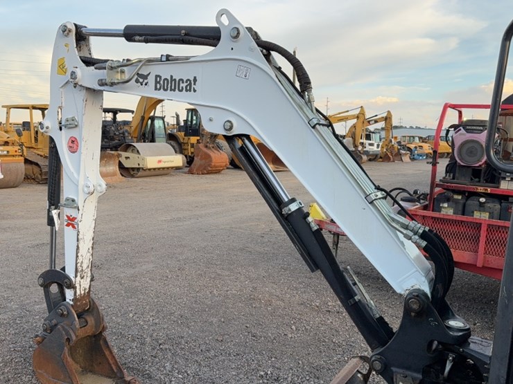 2020-bobcat-e26-image-14