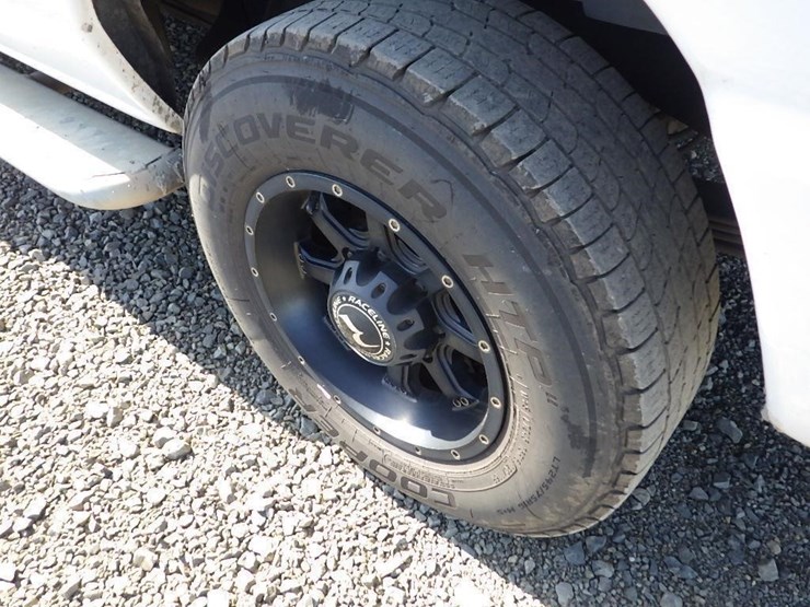 2013-ford-cargo-image-14