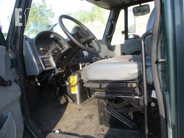 2002-international-durastar-4300-image-7