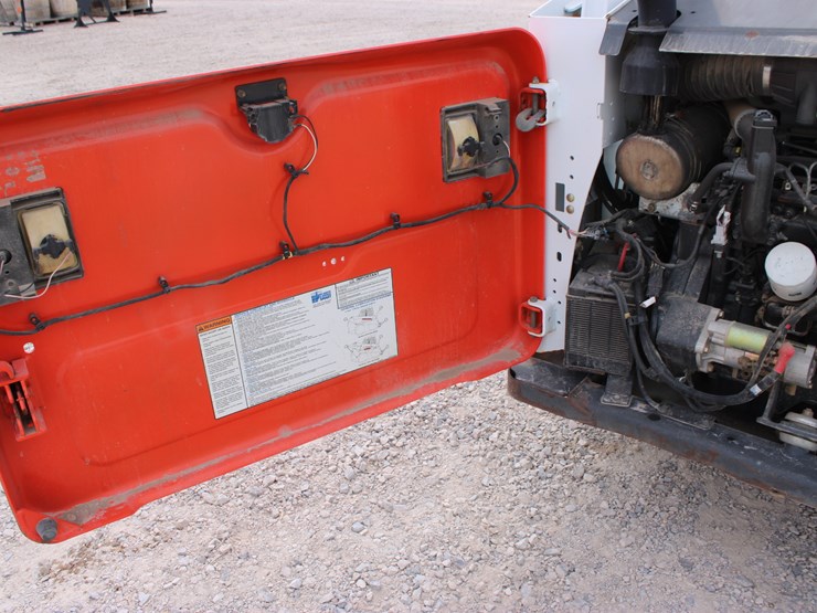 2017-bobcat-s590-image-27