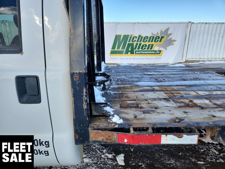 2015-ford-f550-image-32