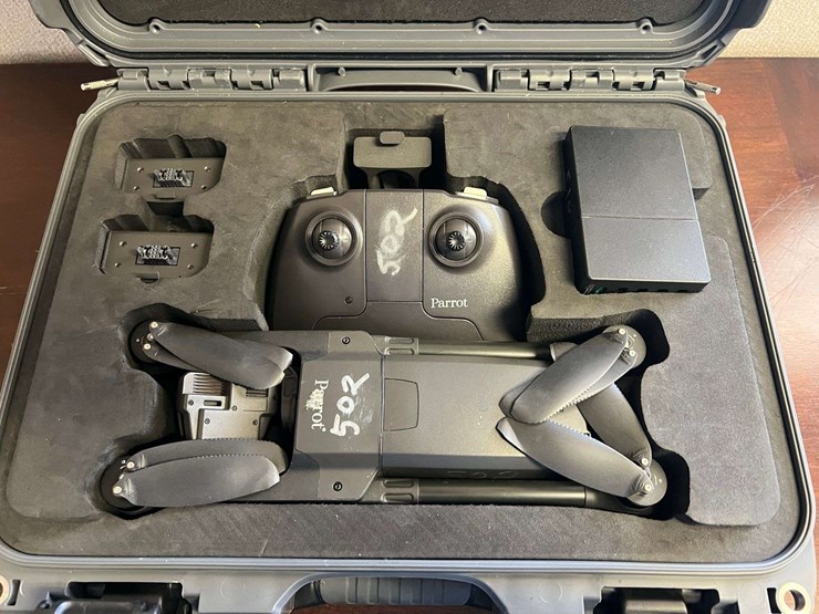 parrot-anafi-usa-foldable-drone-with-4k/thermal-camera-image-17