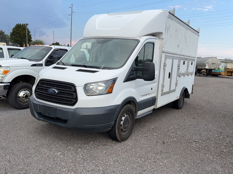 2015-ford-350-image-1