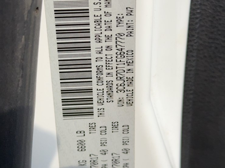 2015-dodge-1500-image-15