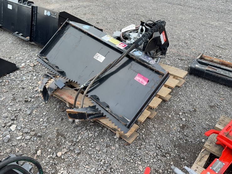 #2011-•-blue-diamond-skid-steer-rotating-grapple-image-4