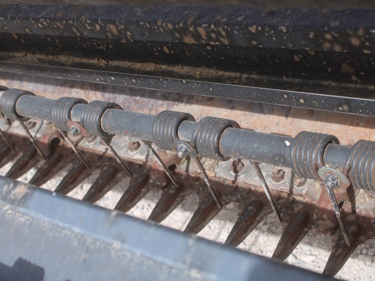 #1041-•-case-ih-8370-mower-conditioner-image-16