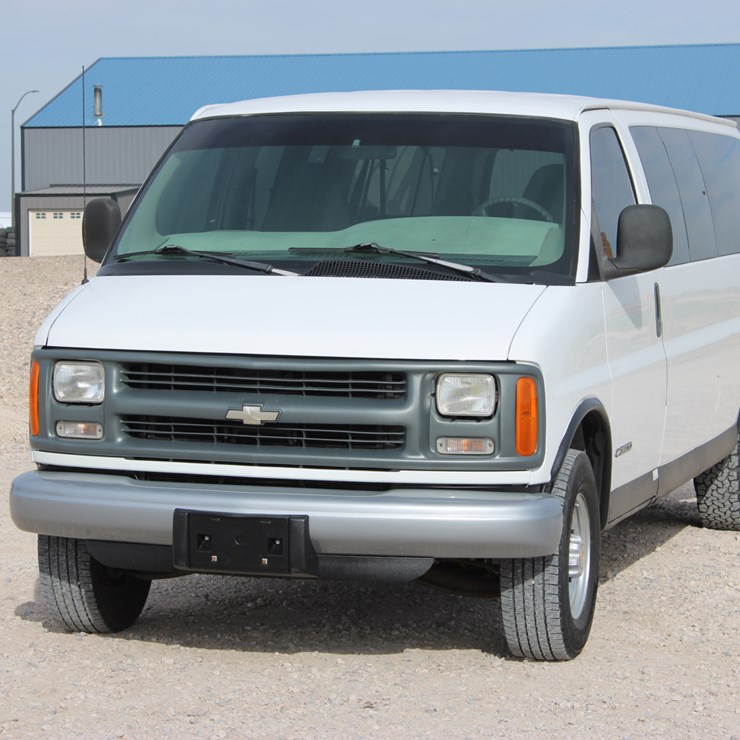 2001 CHEVROLET EXPRESS 3500