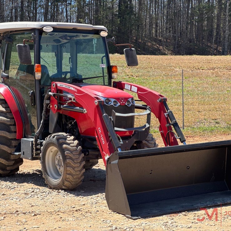 MASSEY-FERGUSON 1736