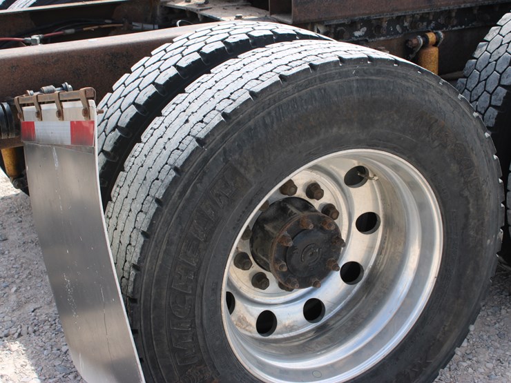 2004-kenworth-t800-image-21