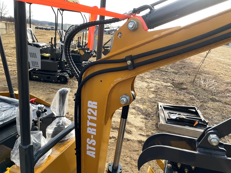 #1042-•-new-ats-rt12r-mini-excavator-image-22