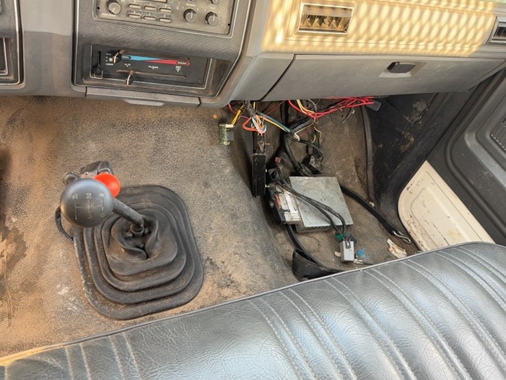 1994-ford-f700-image-19