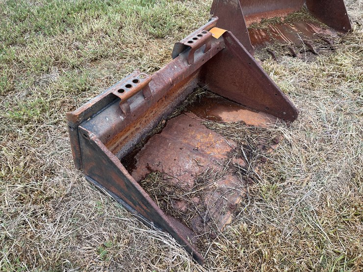 #4024-•-mini-bobcat-bucket-image-1