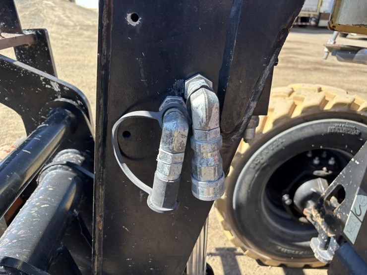 2017-jlg-g5-18a-image-15