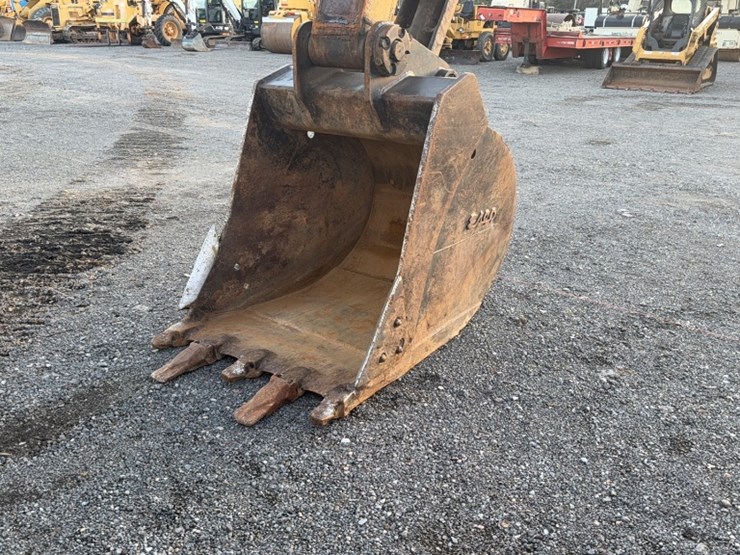 komatsu-pc220-lc-image-5