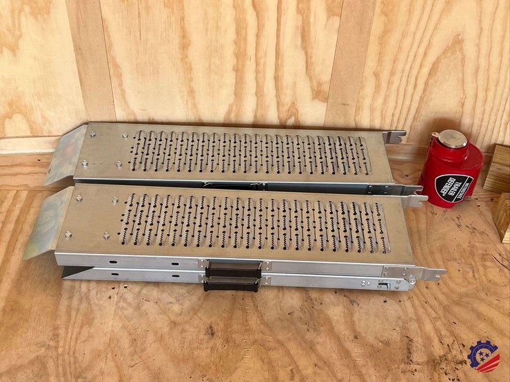 2023-interstate-west-victory-t/a-16’-enclosed-tag-trailer-image-31