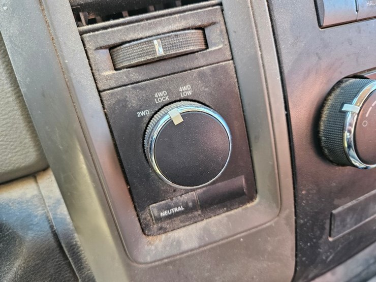 2012-dodge-ram-2500-image-34