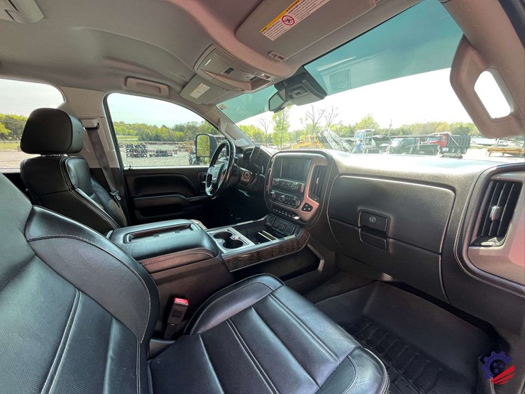 2015-gmc-3500-image-60