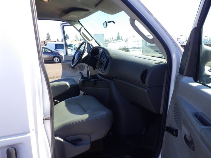 2008-ford-cargo-image-6