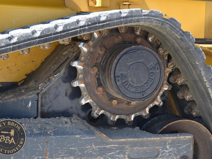 2020-deere-333g-image-23