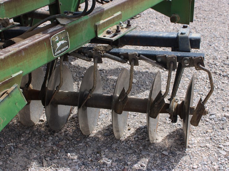 john-deere-235-image-24