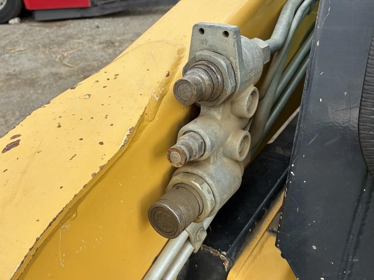 2018-yanmar-s220r-image-9