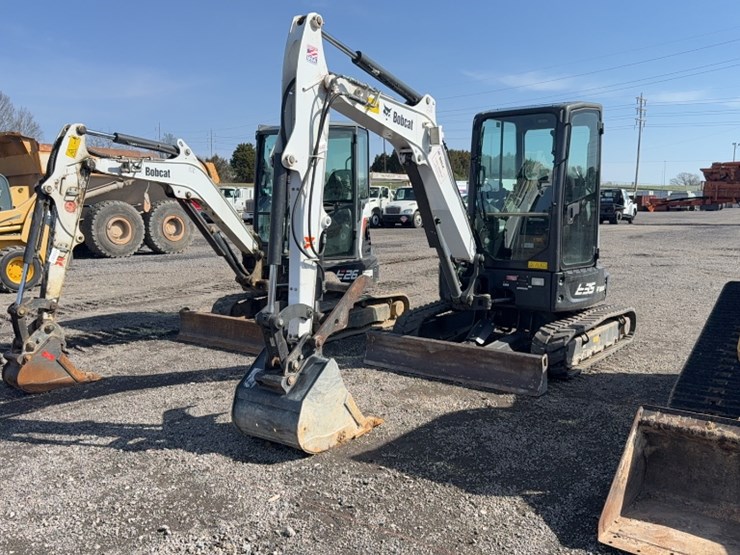 2019-bobcat-e35-image-1