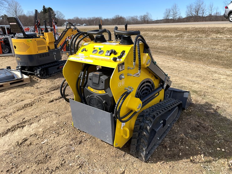 #213-•-landhonor-mini-skid-steer-loader-image-4