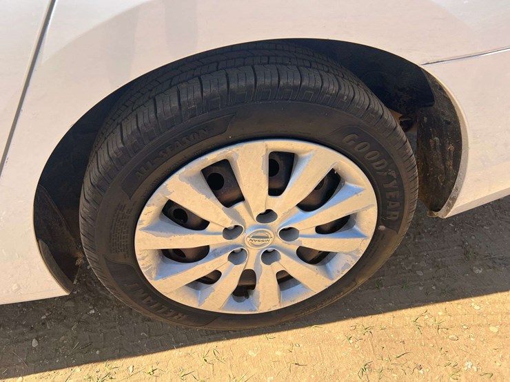 2017-nissan-sentra-sv-4-door-sedan-(169,691-miles)-image-25