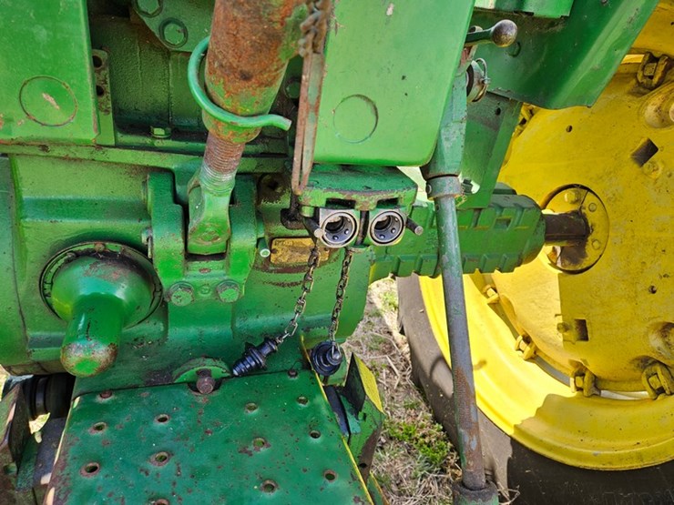 john-deere-4010-image-18