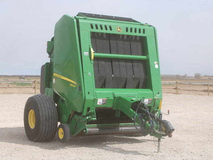 john-deere-560m-image-3