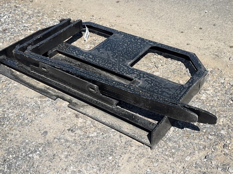 #6068-•-future-48"-dingo-pallet-forks-image-1