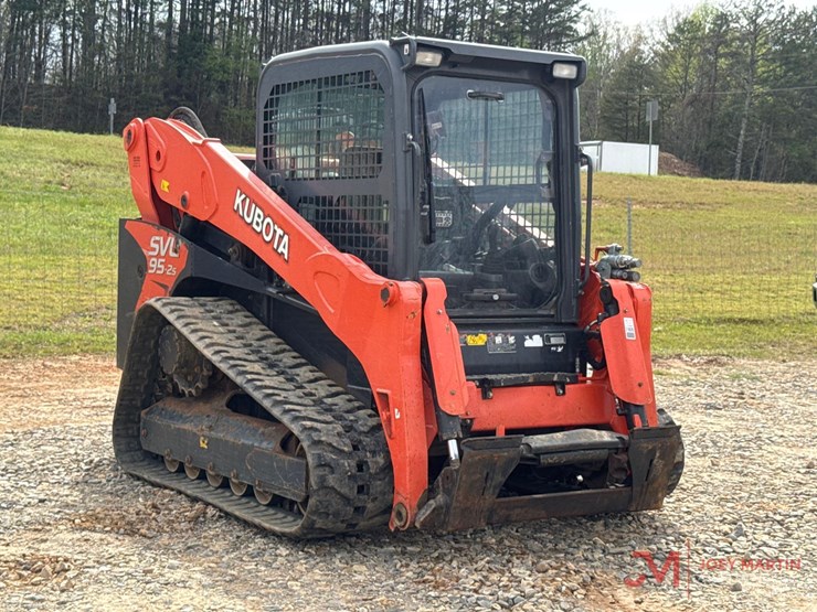 2017-kubota-svl95-2s-image-1