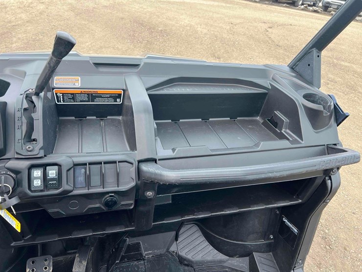 2023-can-am-defender-hd9-image-11