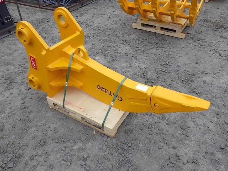 caterpillar-320-image-1