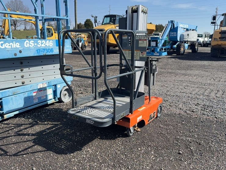 2008-jlg-15sp-image-5