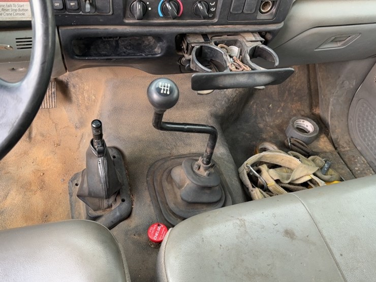 2006-ford-750-image-22